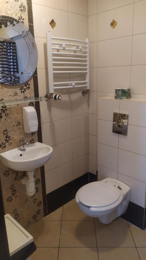 Pokoje Goscinne Z Lazienkami Przy Wroclawiu, Darmowy Parking Długotęka Exterior foto